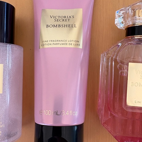 VS Bombshell trio Set shimmer body mist, fine lotion - Picture 12 of 14
